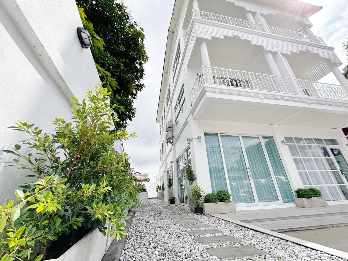 The White House Rachamankha เดอะ ไวท์เฮ้าส์ ราชมรรคา Hostel Csiangmaj Kültér fotó